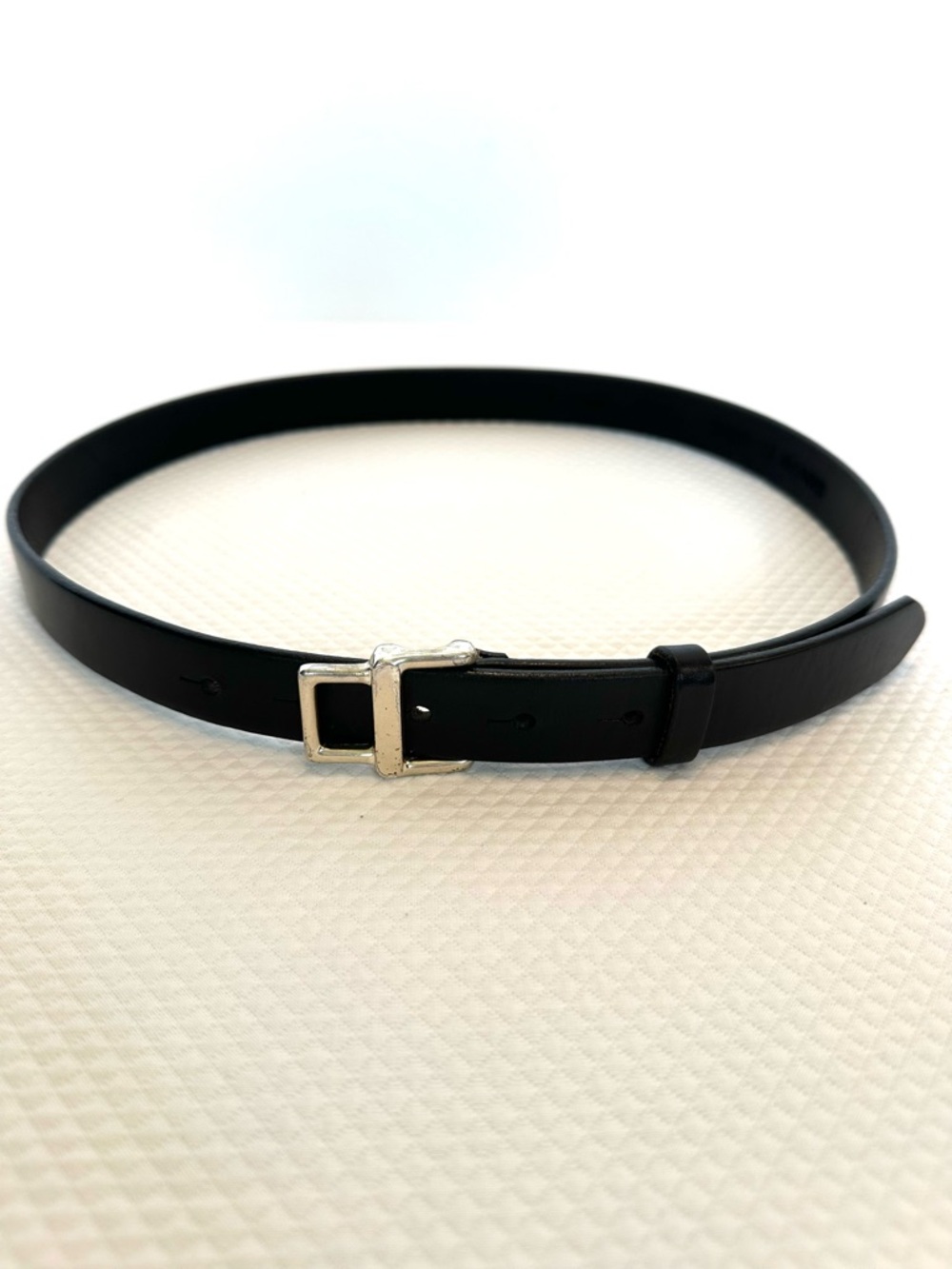Banana Republic Black Leather Belt with Silver Pop in Buckle EUC 1 inch wide - Picture 2 of 7